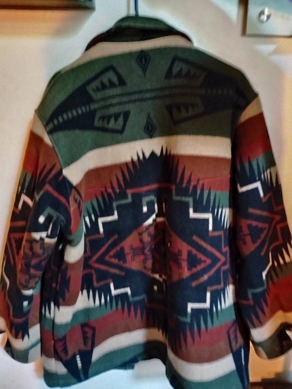 Vintage Pendleton men's Aztec pattern jacket - Picture 2 of 3